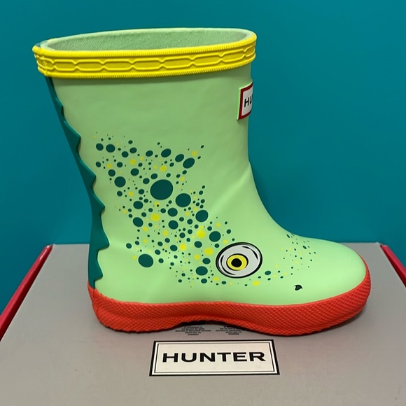 Hunter NWT baby boy or girl size 5 green chameleon character rain boots! - Picture 5 of 11
